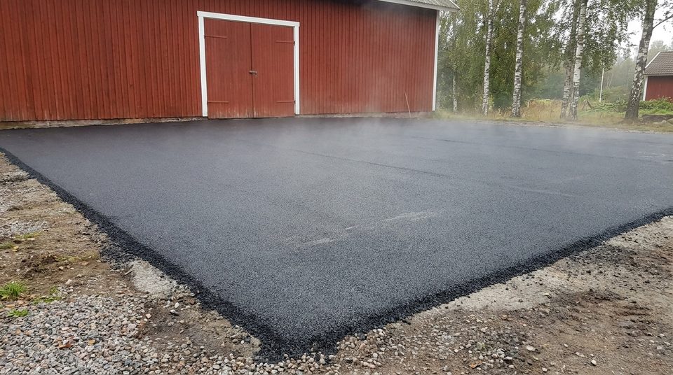 Från grusväg till asfalt